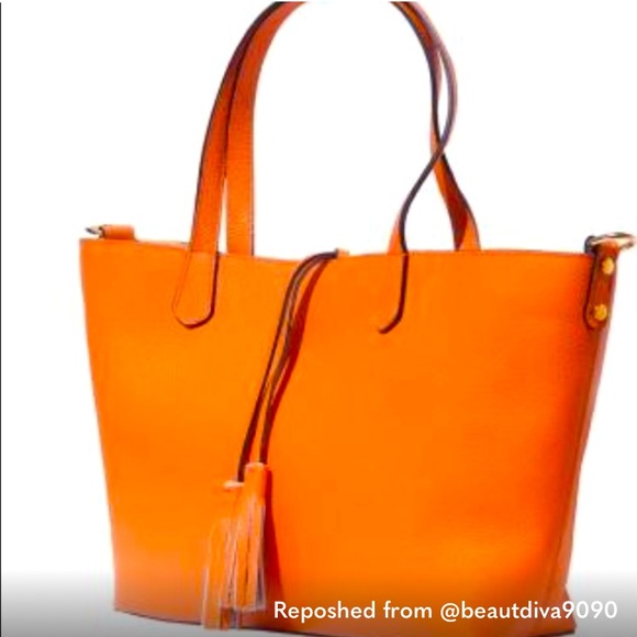 Handbags - FINE ITALIAN CALFSKIN LEATHER TOTE (Looks very expensive)